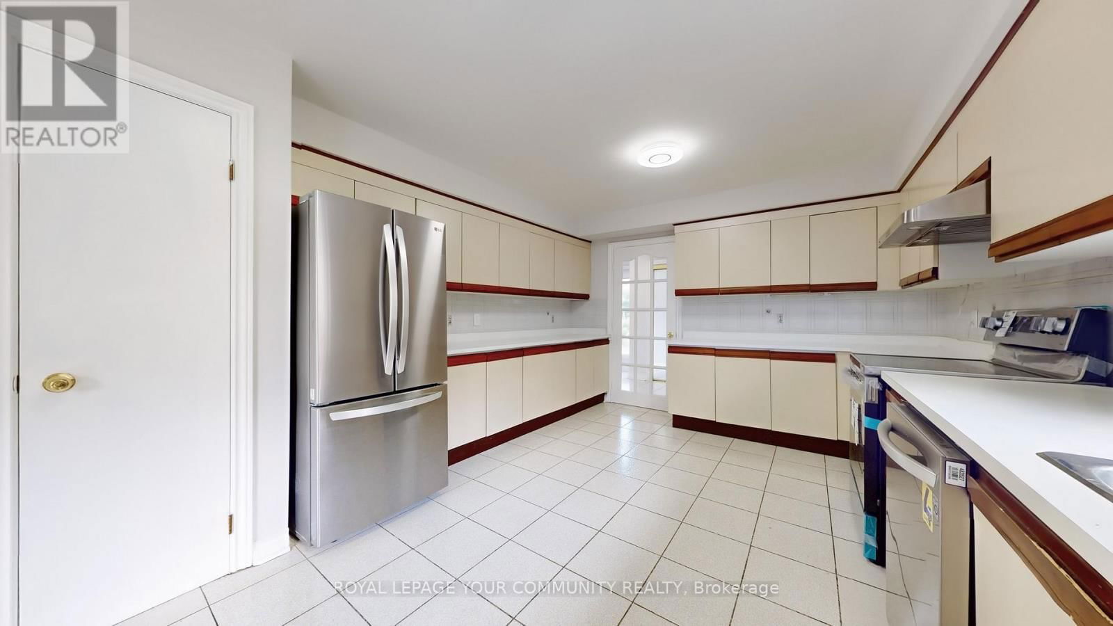 731 GLENCAIRN AVENUE Image 11