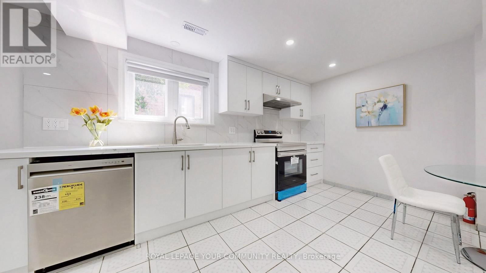 731 GLENCAIRN AVENUE Image 39