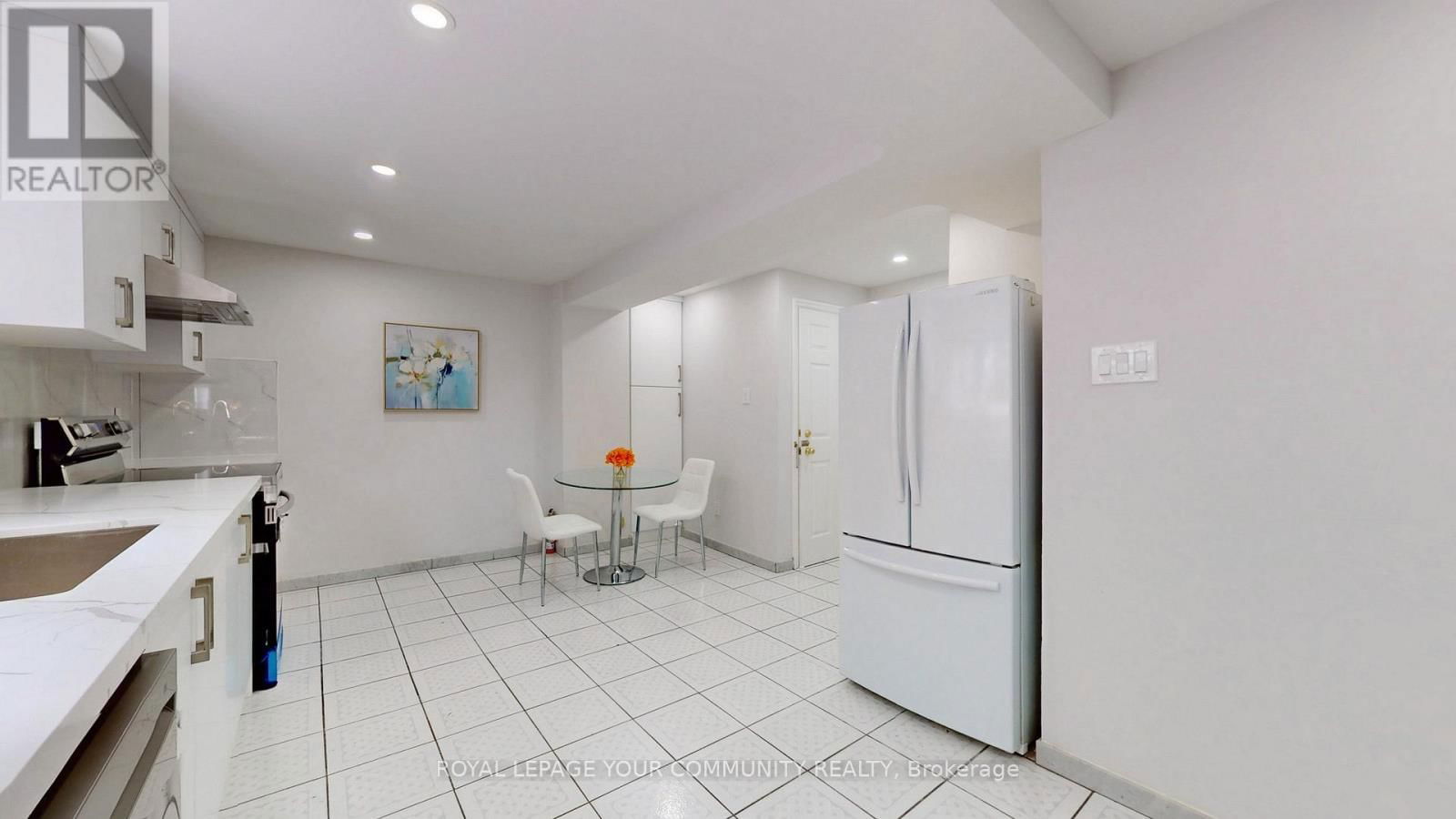731 GLENCAIRN AVENUE Image 41