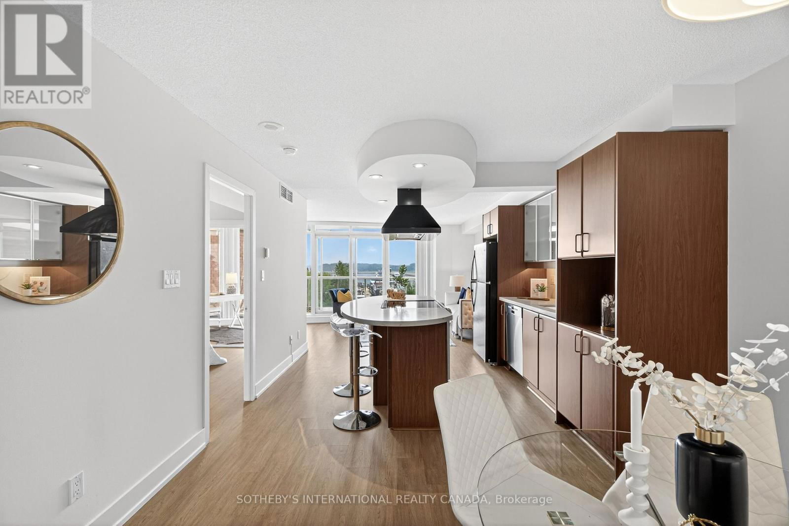 512 - 550 QUEENS QUAY WEST Image 4
