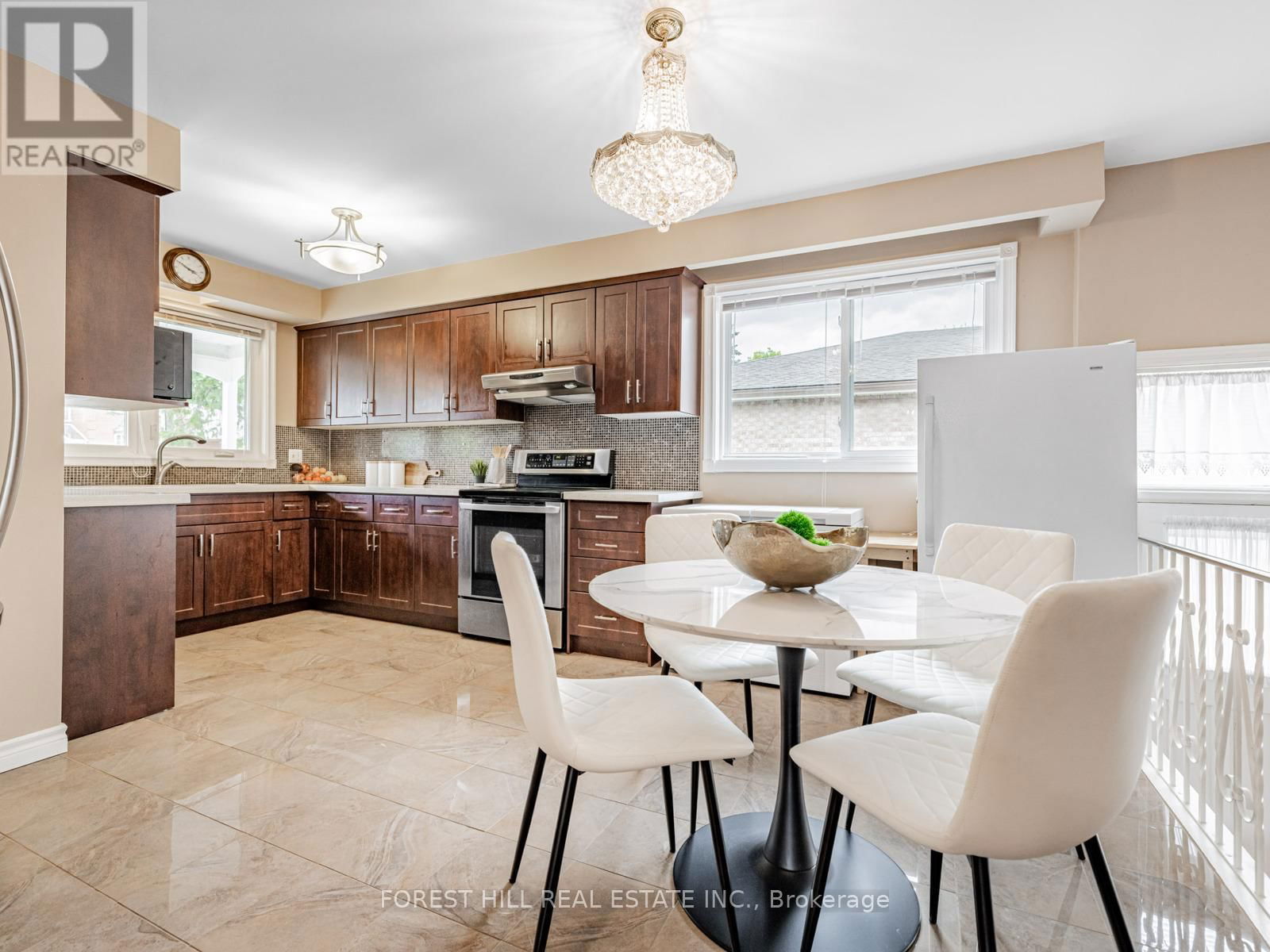 101 PEMBERTON AVENUE Image 10