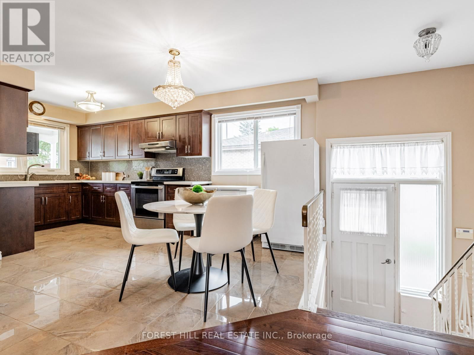 101 PEMBERTON AVENUE Image 11