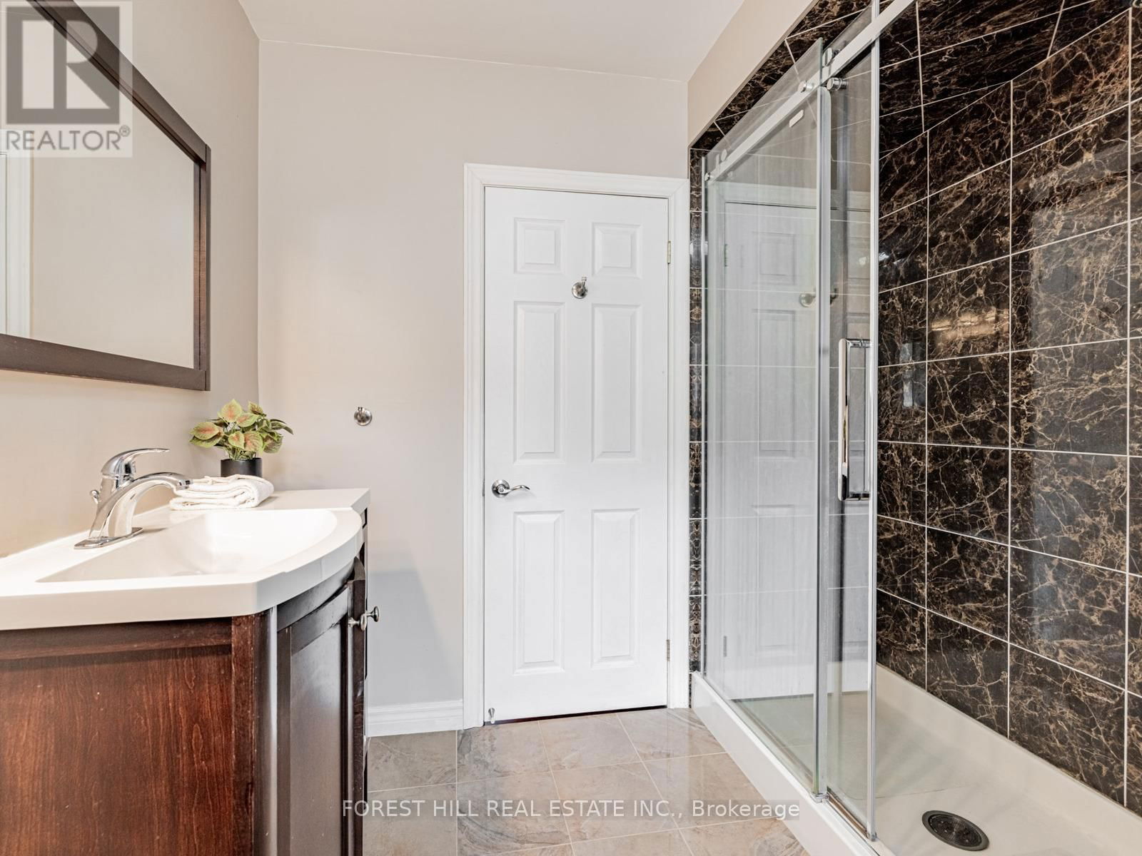 101 PEMBERTON AVENUE Image 17