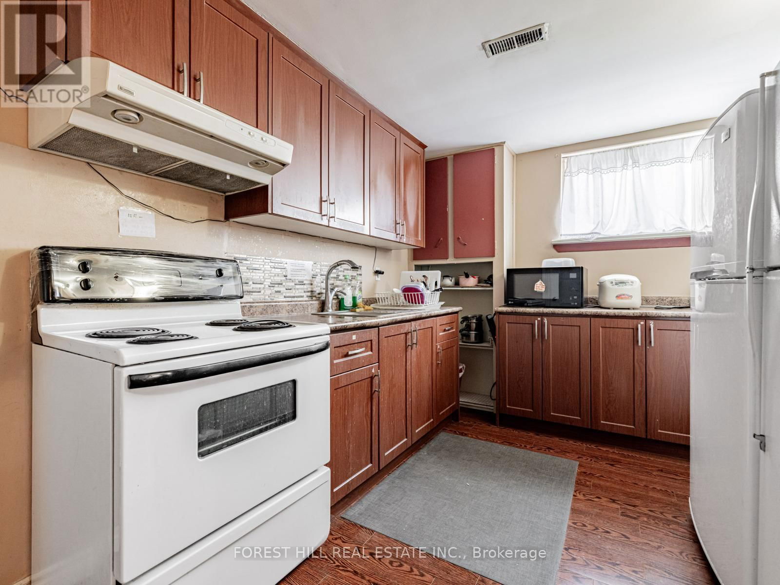 101 PEMBERTON AVENUE Image 21