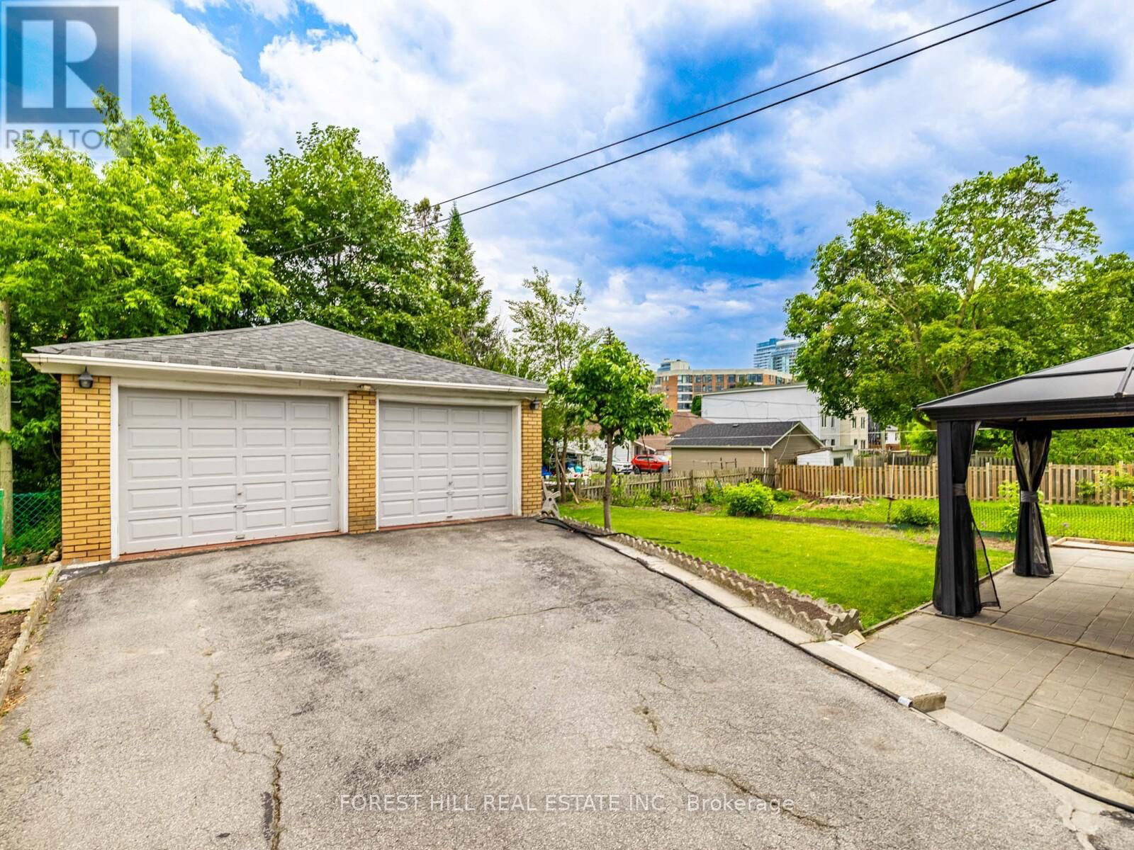 101 PEMBERTON AVENUE Image 24