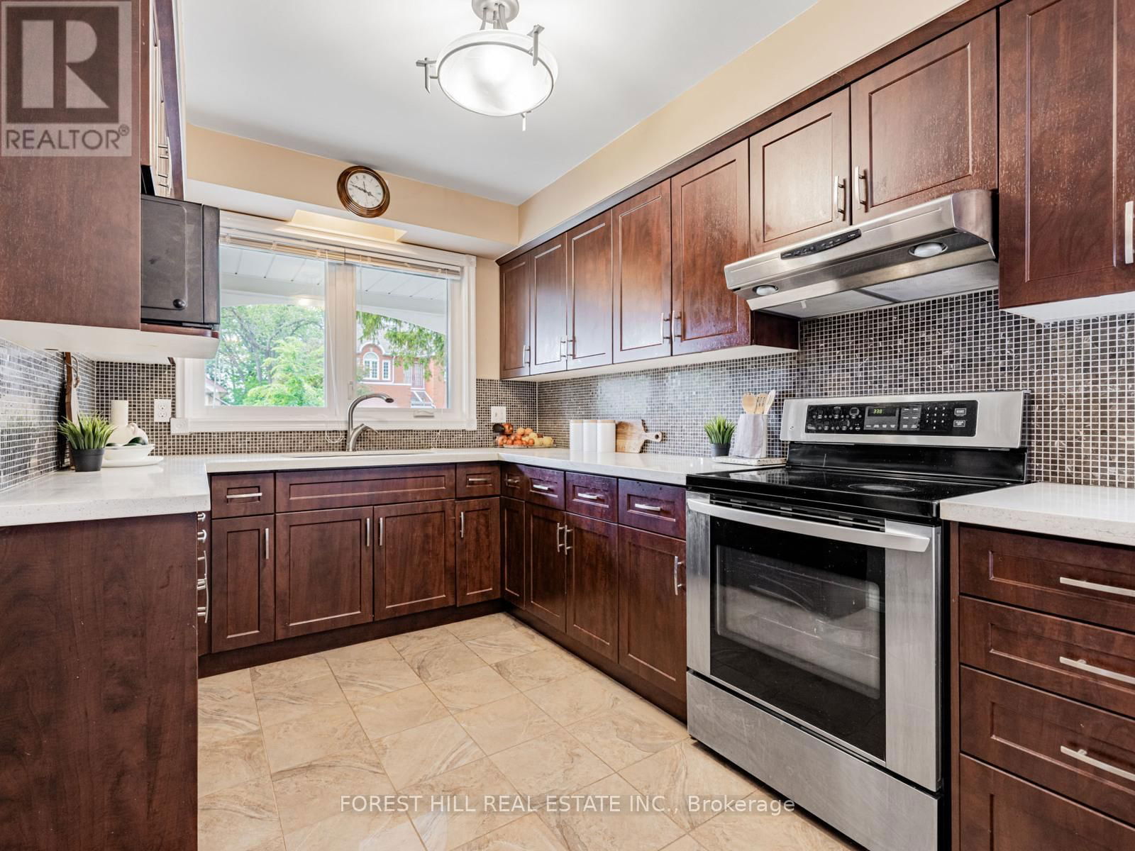 101 PEMBERTON AVENUE Image 7