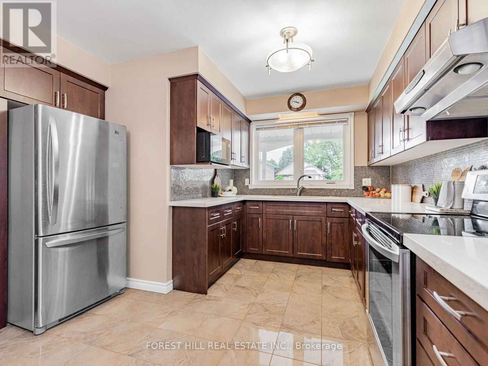 101 PEMBERTON AVENUE Image 8