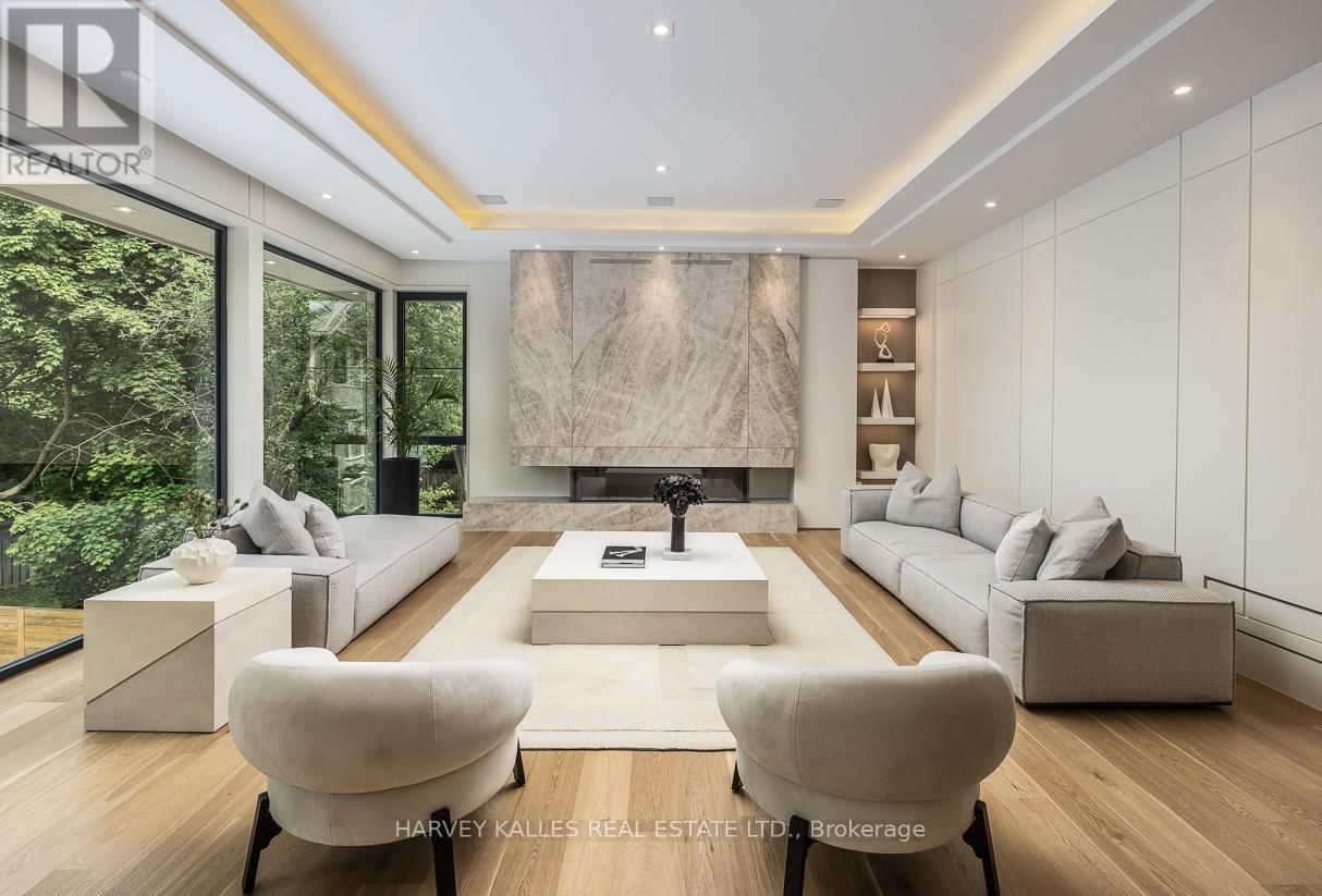 88 LAWRENCE CRESCENT Image 18