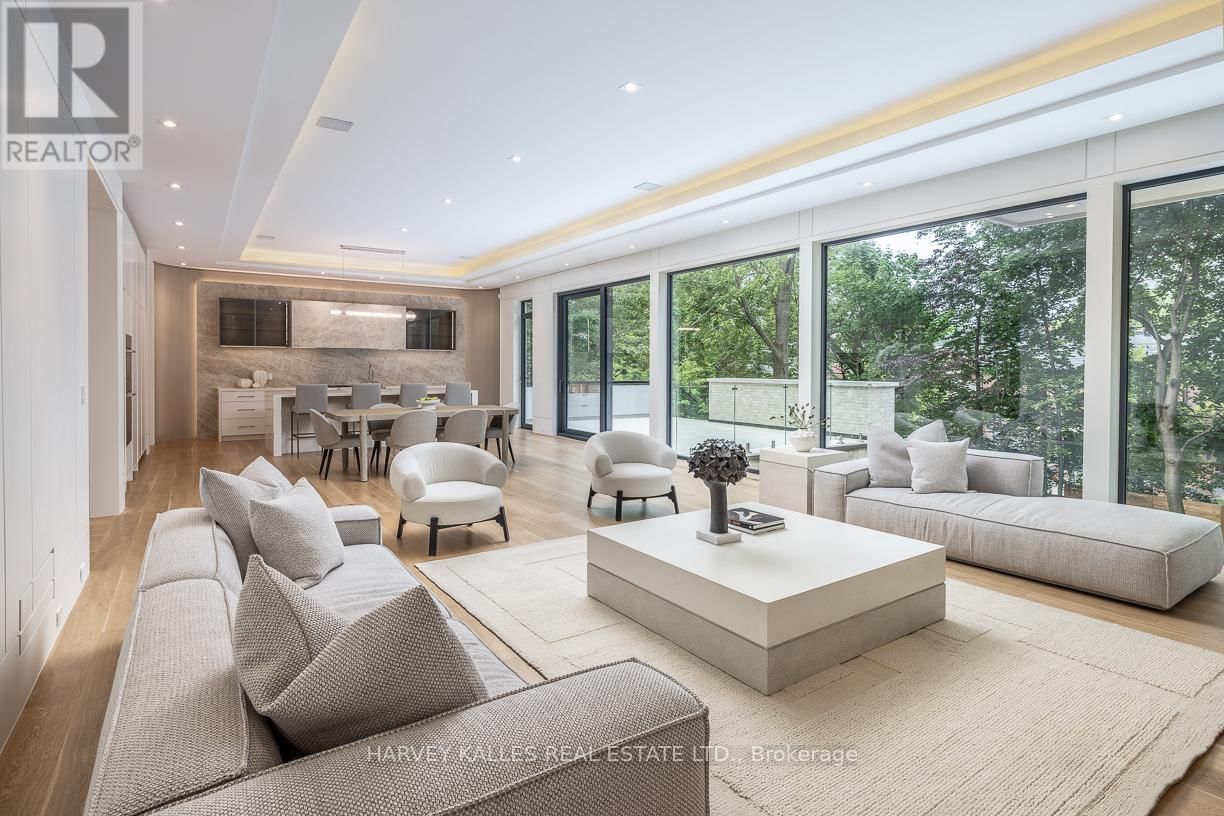 88 LAWRENCE CRESCENT Image 24