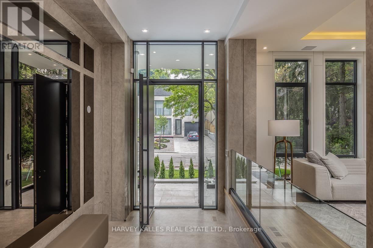 88 LAWRENCE CRESCENT Image 3
