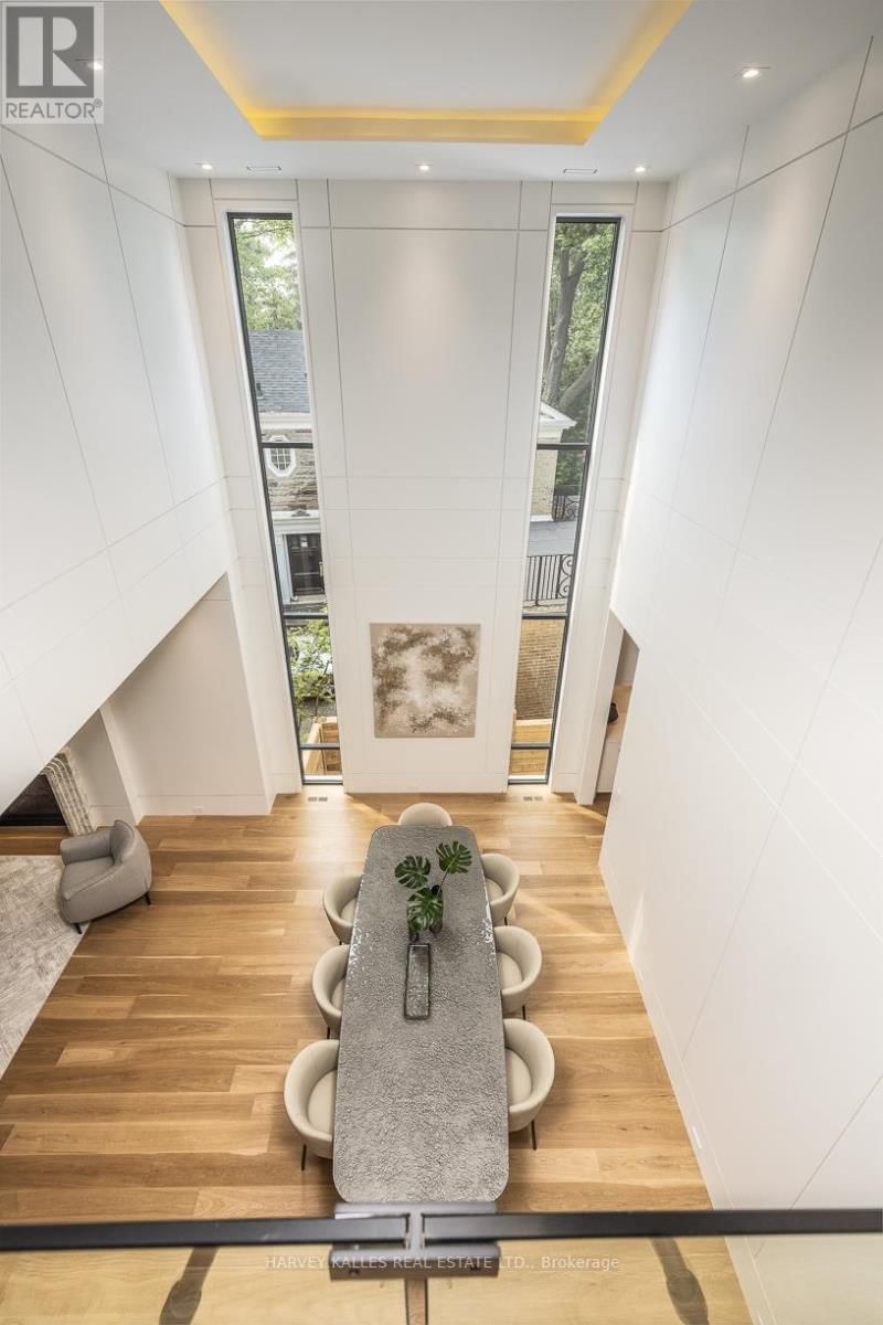 88 LAWRENCE CRESCENT Image 38