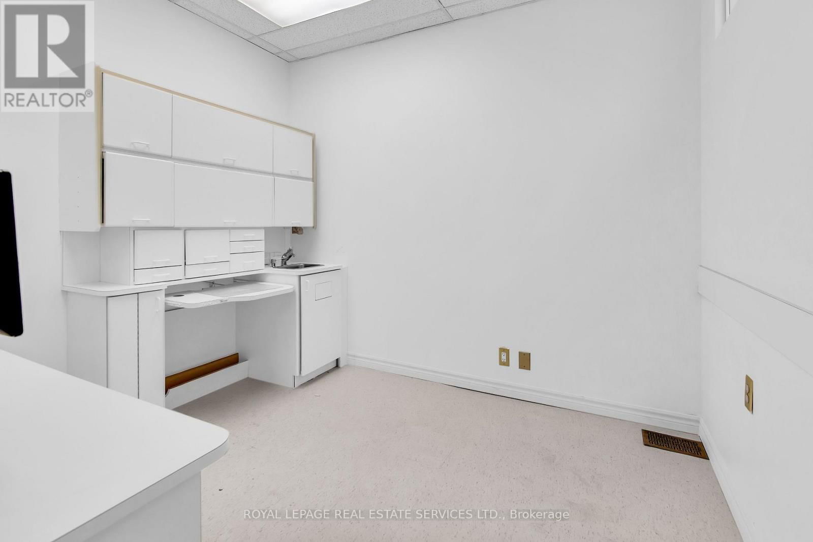 Main Floor - 346 DUNDAS STREET WEST Image 31