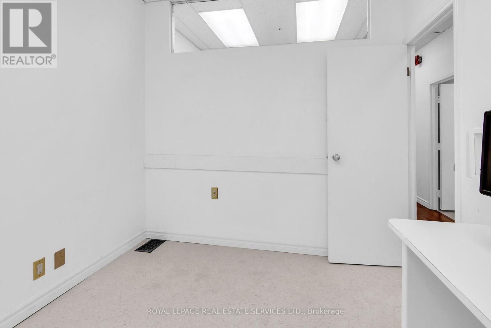 Main Floor - 346 DUNDAS STREET WEST Image 34