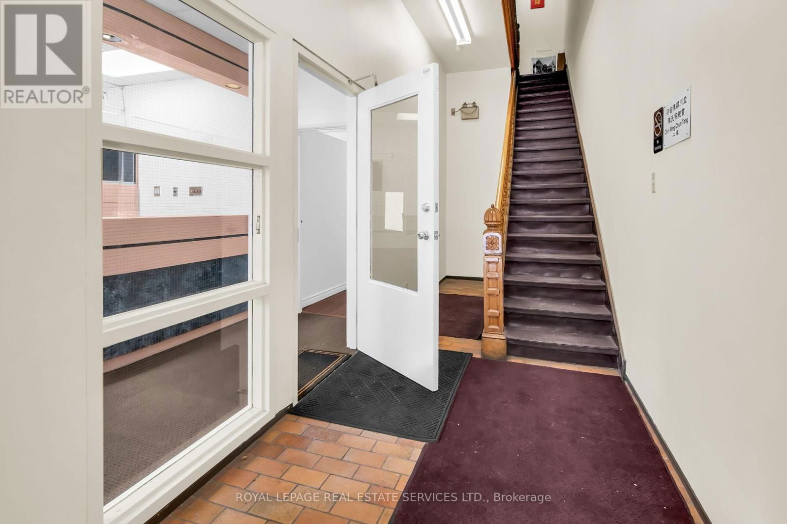 Main Floor - 346 DUNDAS STREET WEST Image 7