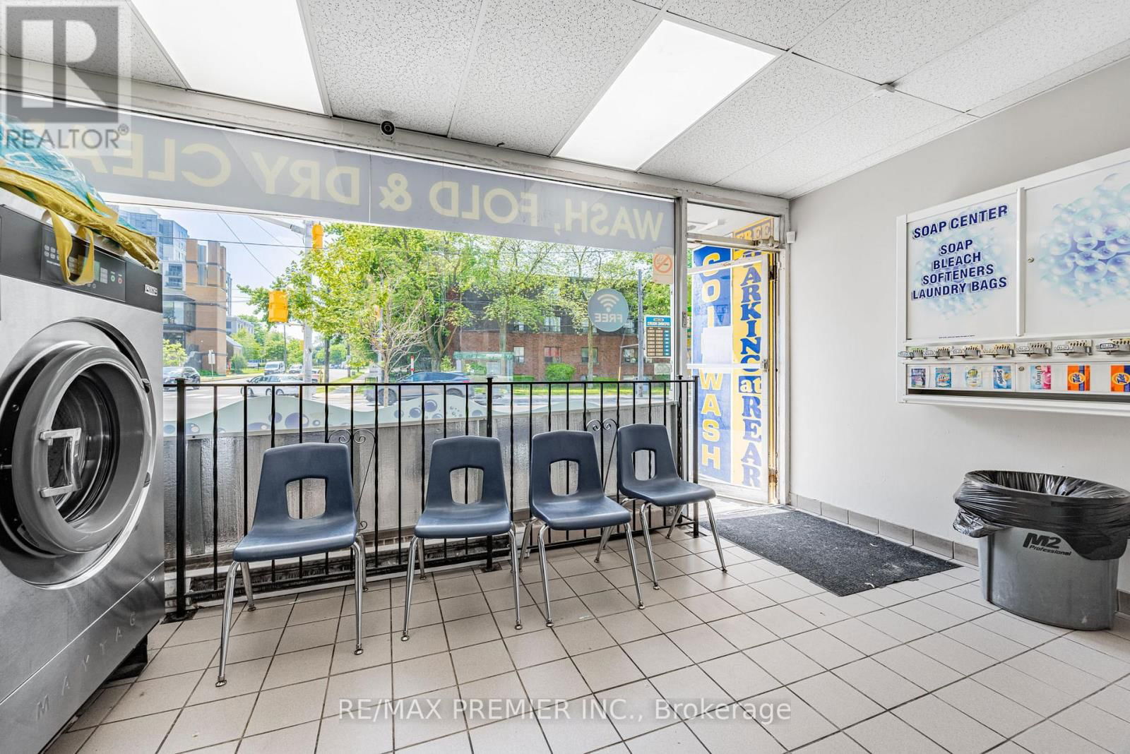 3201 BATHURST STREET Image 10