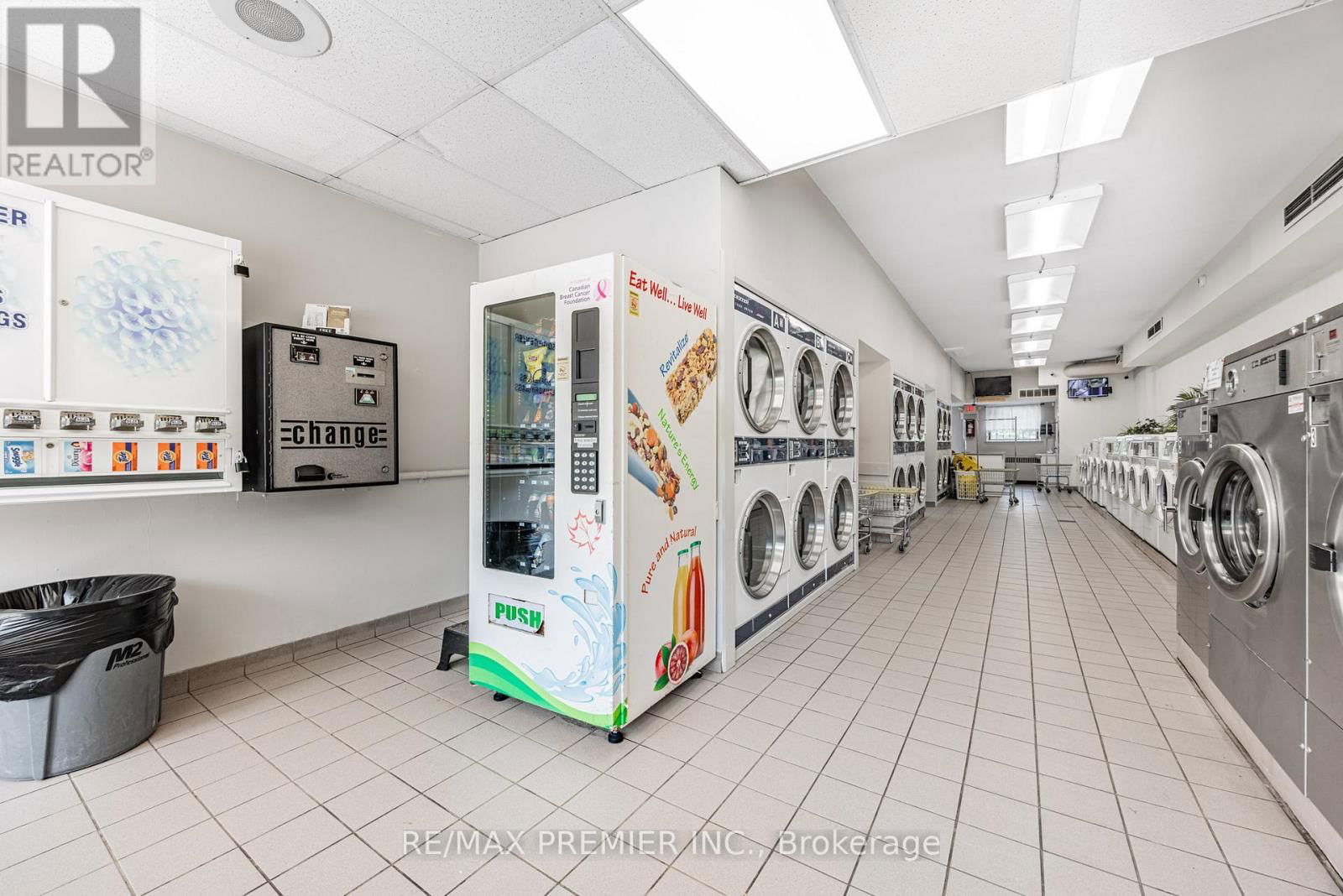 3201 BATHURST STREET Image 13