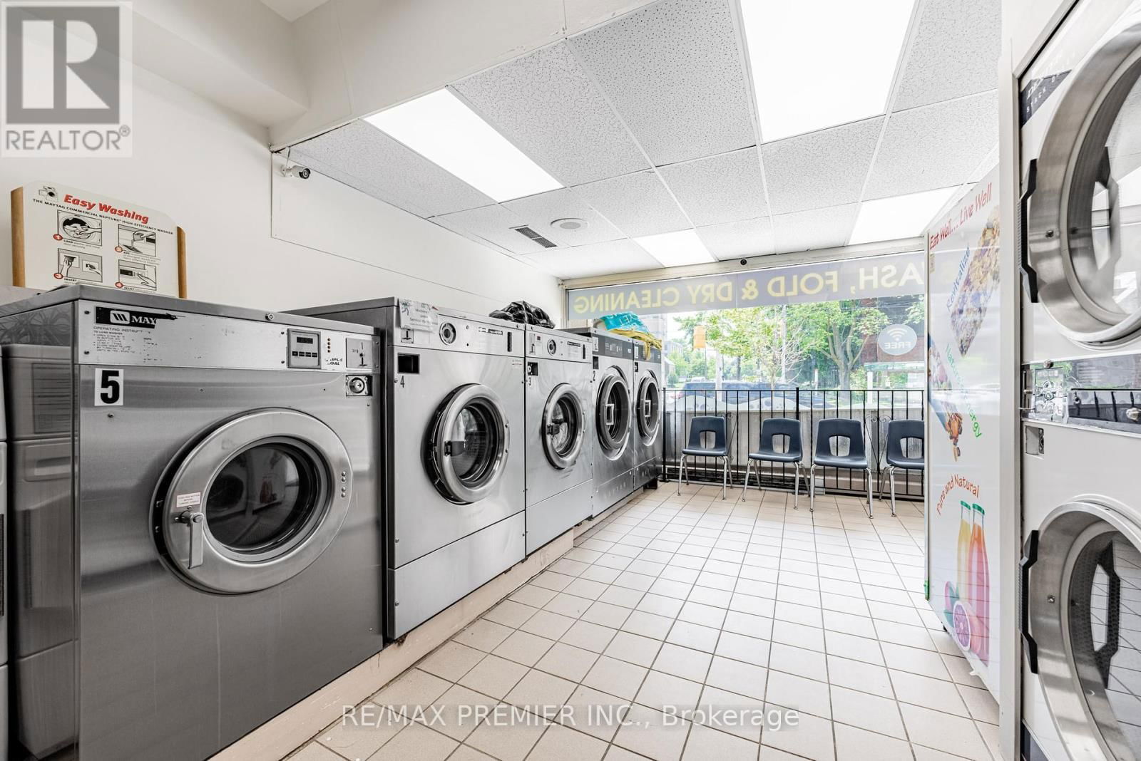 3201 BATHURST STREET Image 15