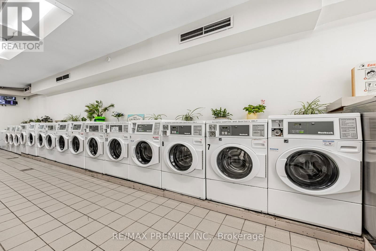 3201 BATHURST STREET Image 18