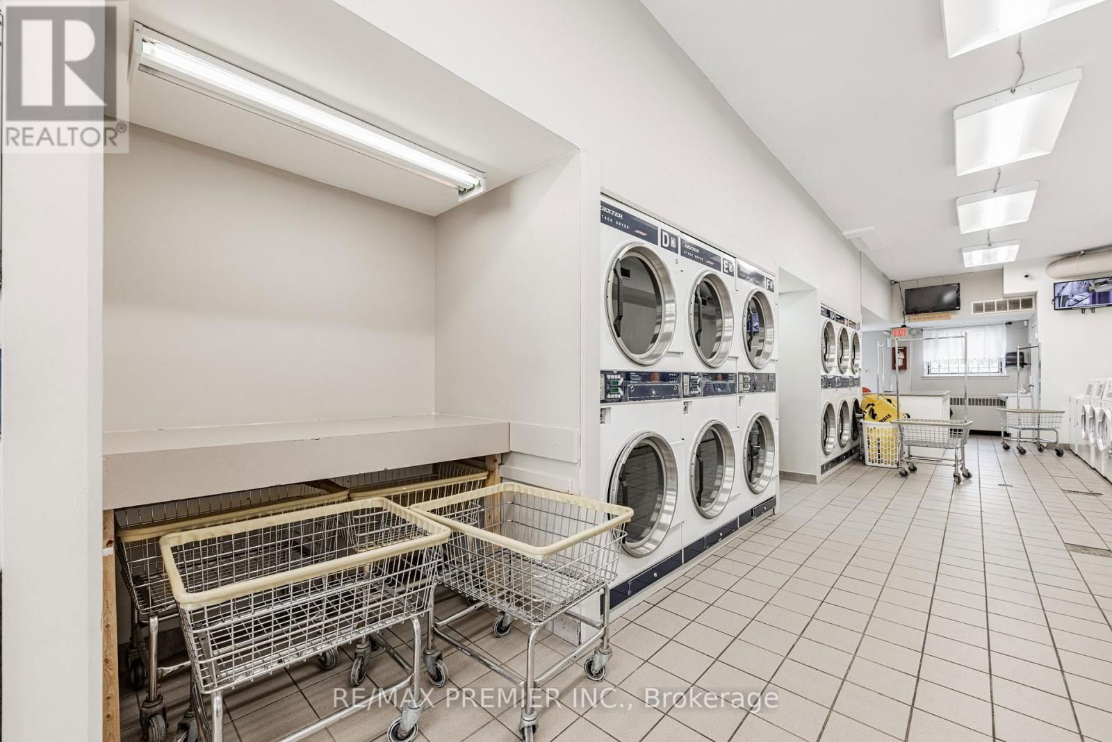 3201 BATHURST STREET Image 19