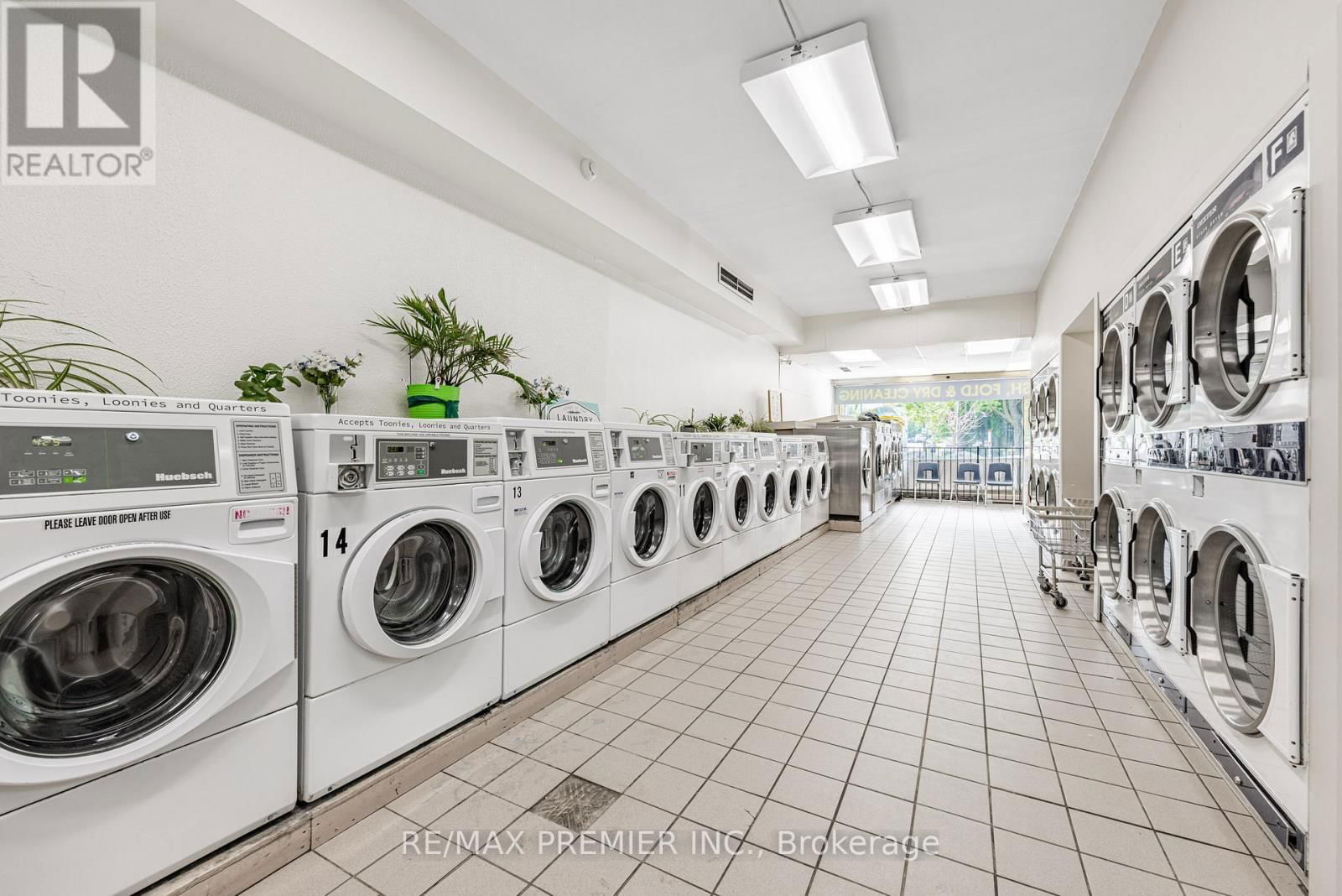 3201 BATHURST STREET Image 21