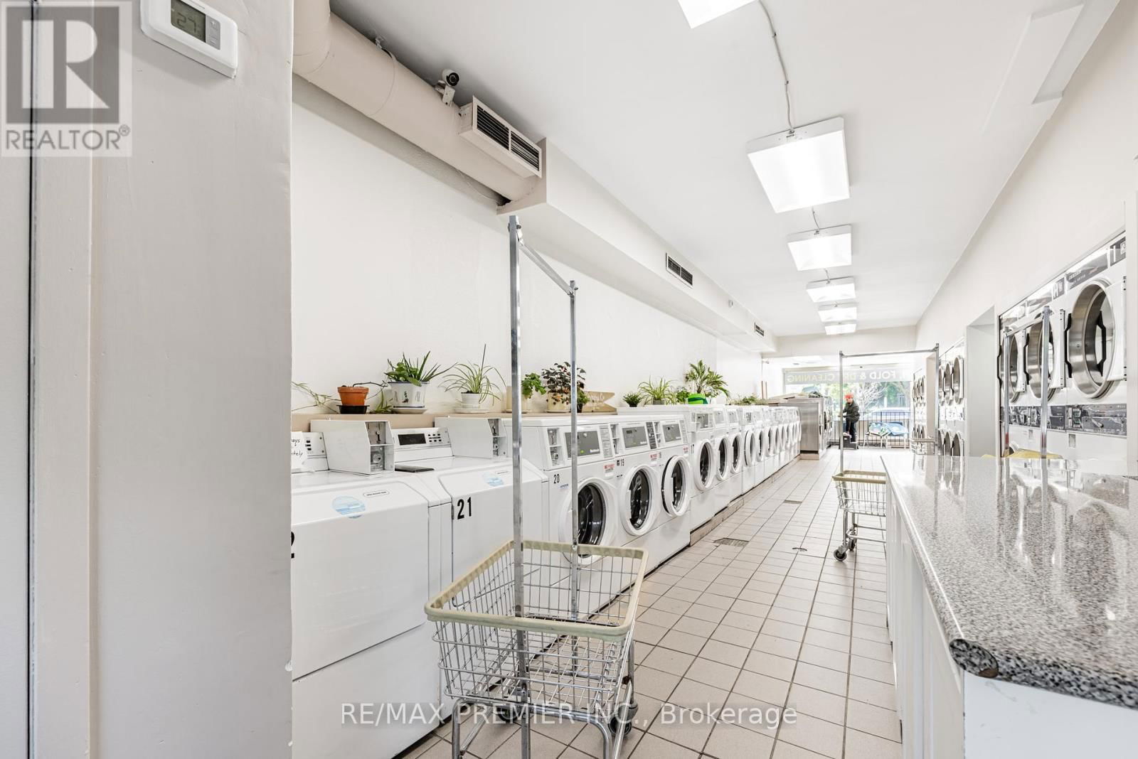 3201 BATHURST STREET Image 23