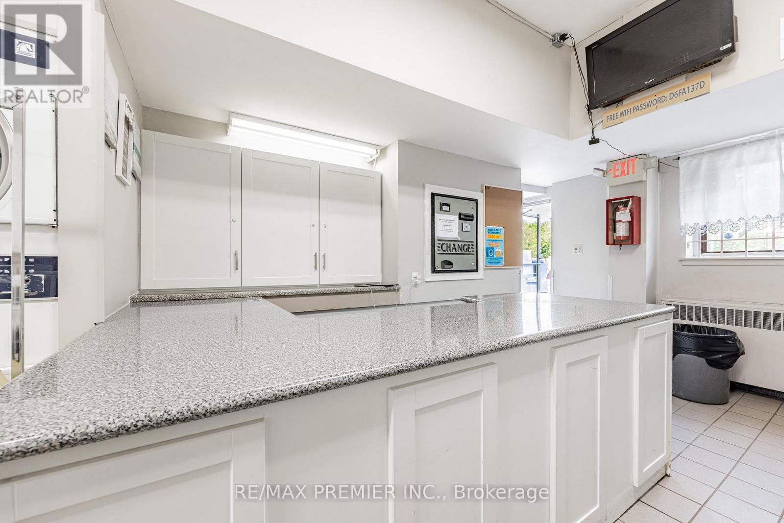 3201 BATHURST STREET Image 24