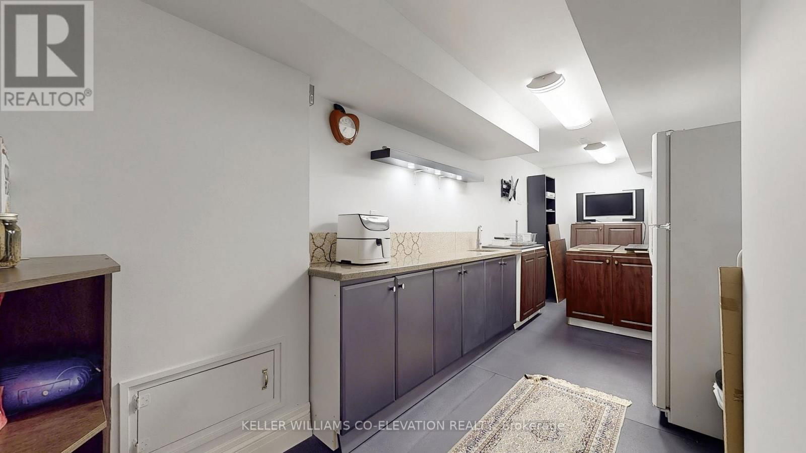 239 PINEWAY BLVD BOULEVARD Image 42