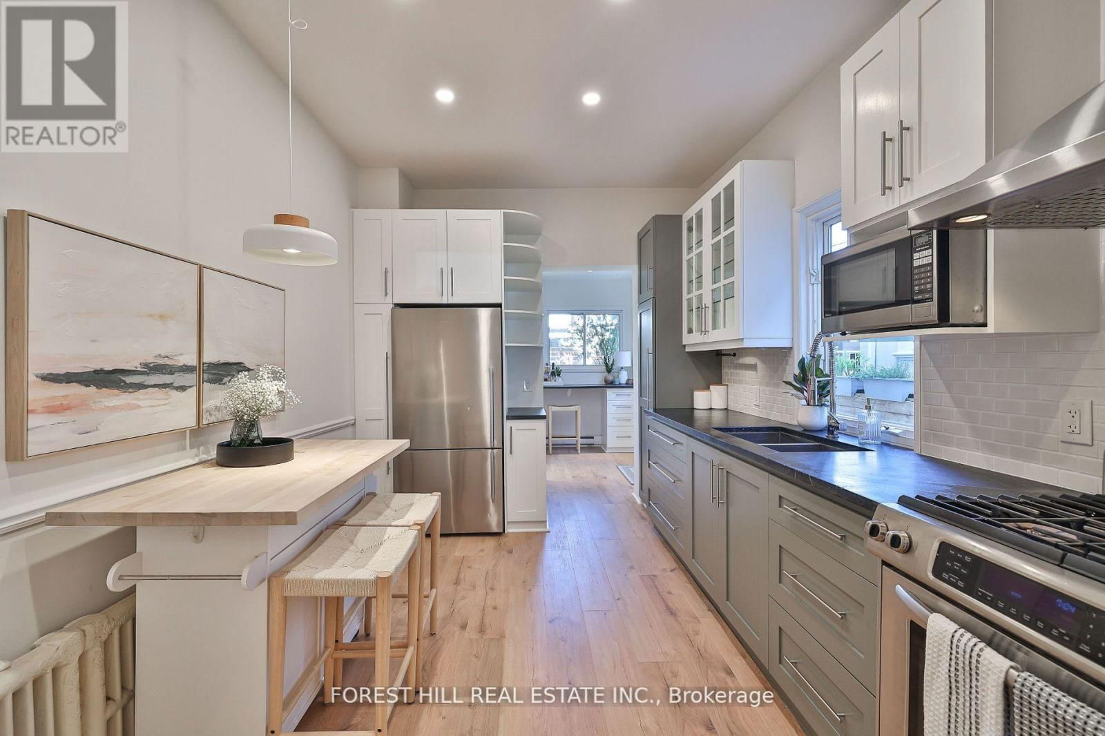 130 LINDSEY AVENUE Image 13