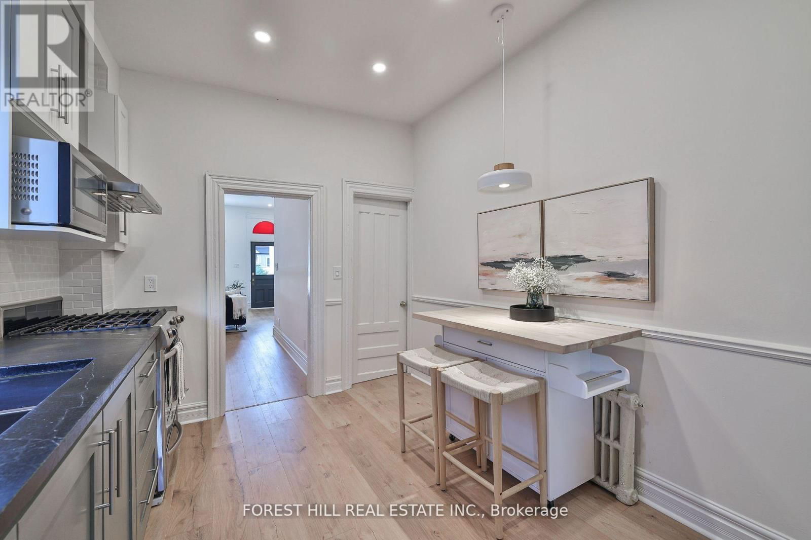 130 LINDSEY AVENUE Image 15