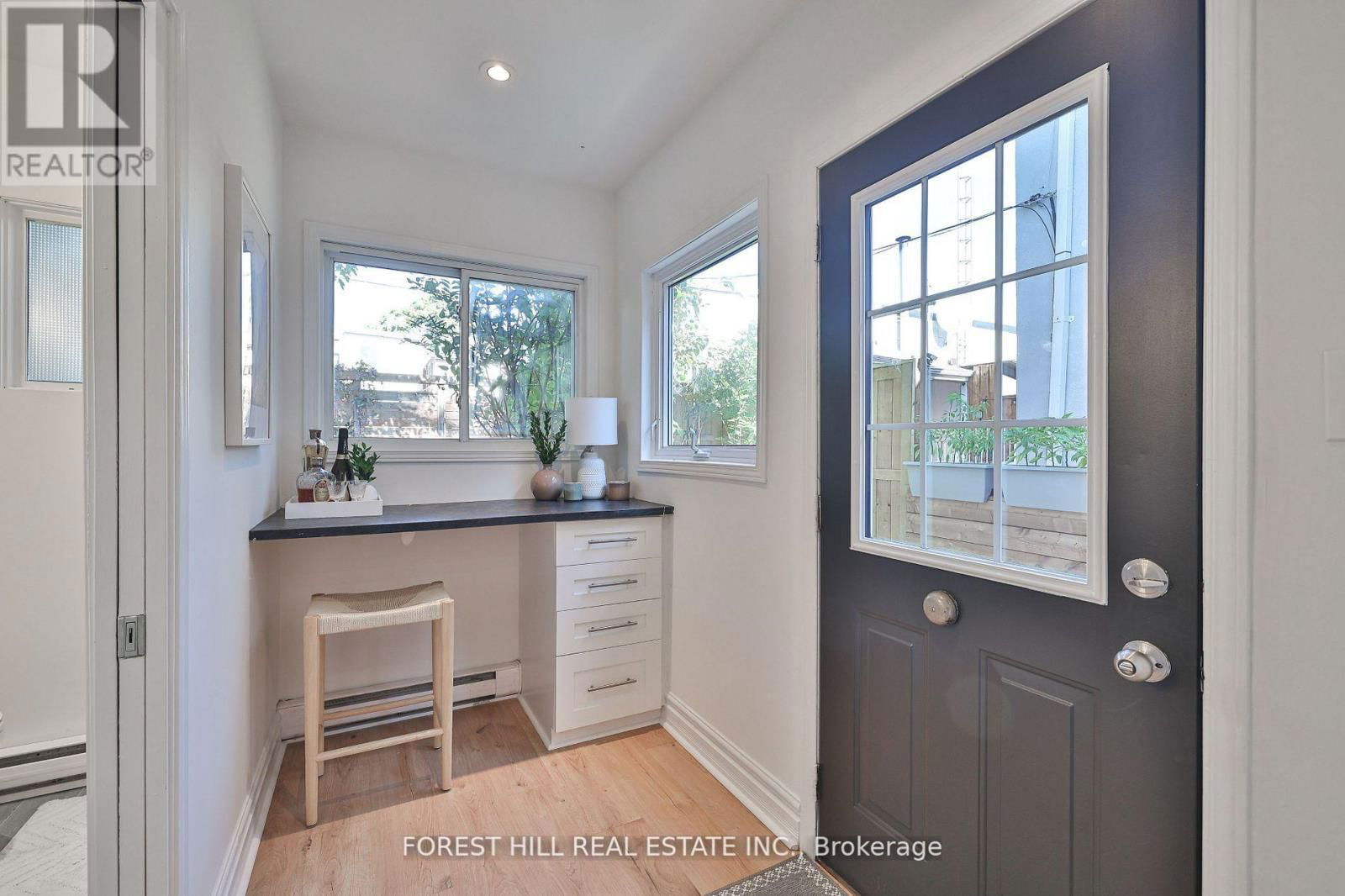130 LINDSEY AVENUE Image 17