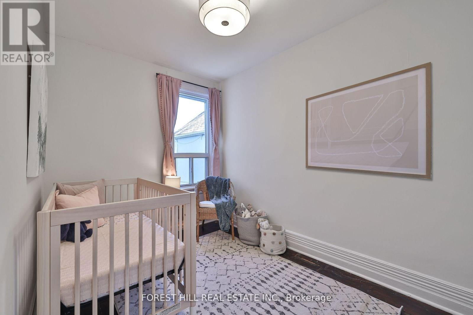 130 LINDSEY AVENUE Image 25