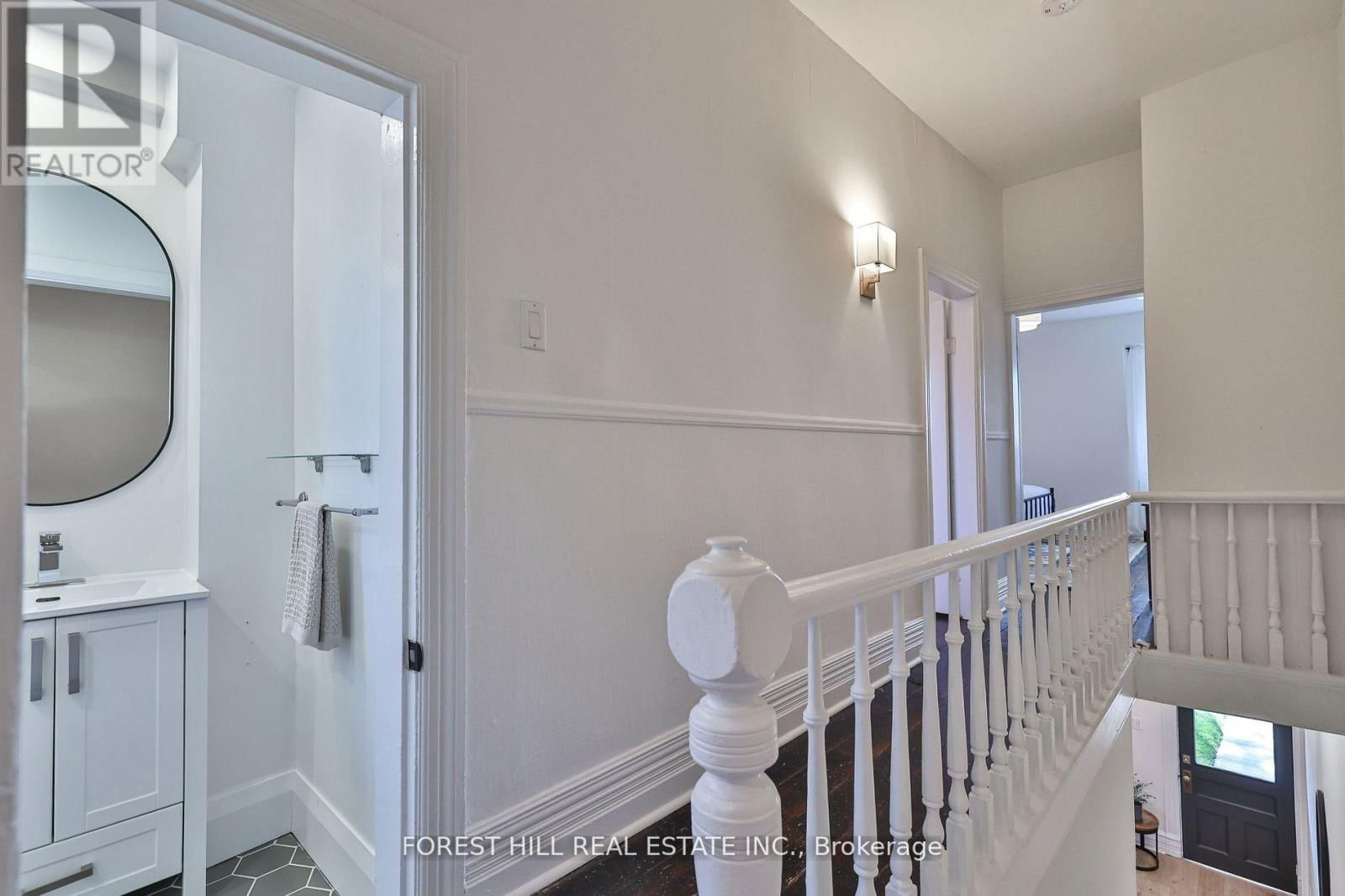 130 LINDSEY AVENUE Image 29