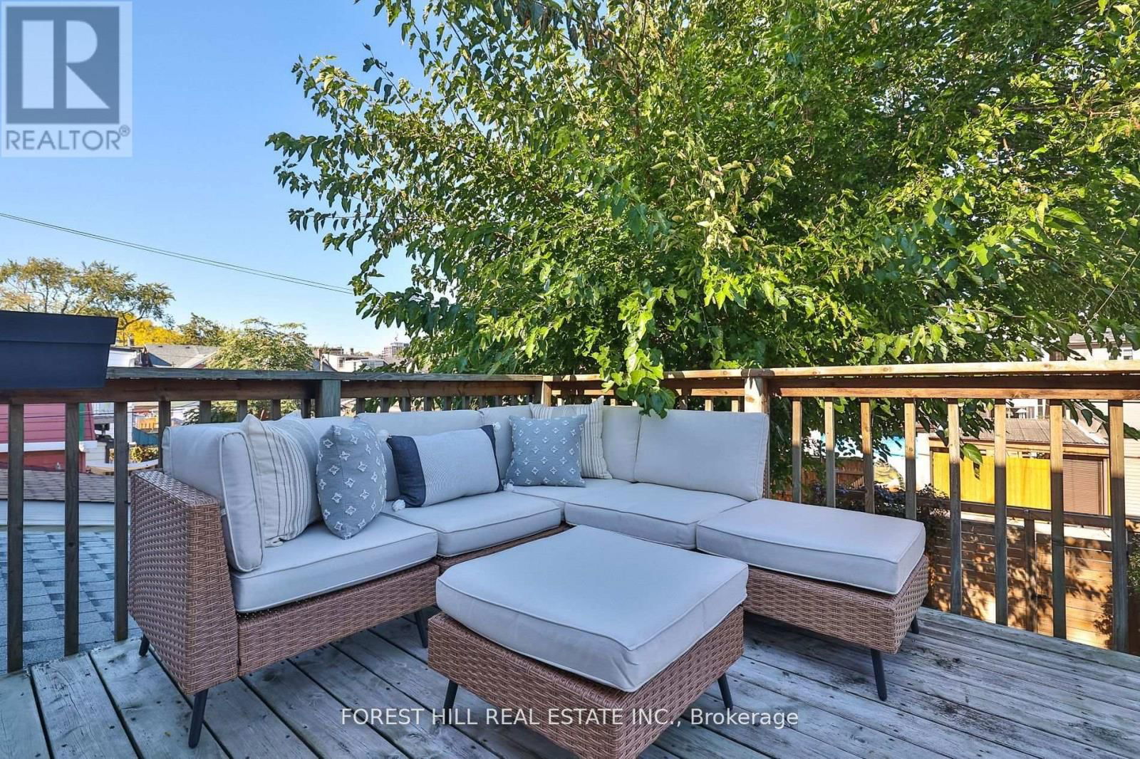 130 LINDSEY AVENUE Image 32