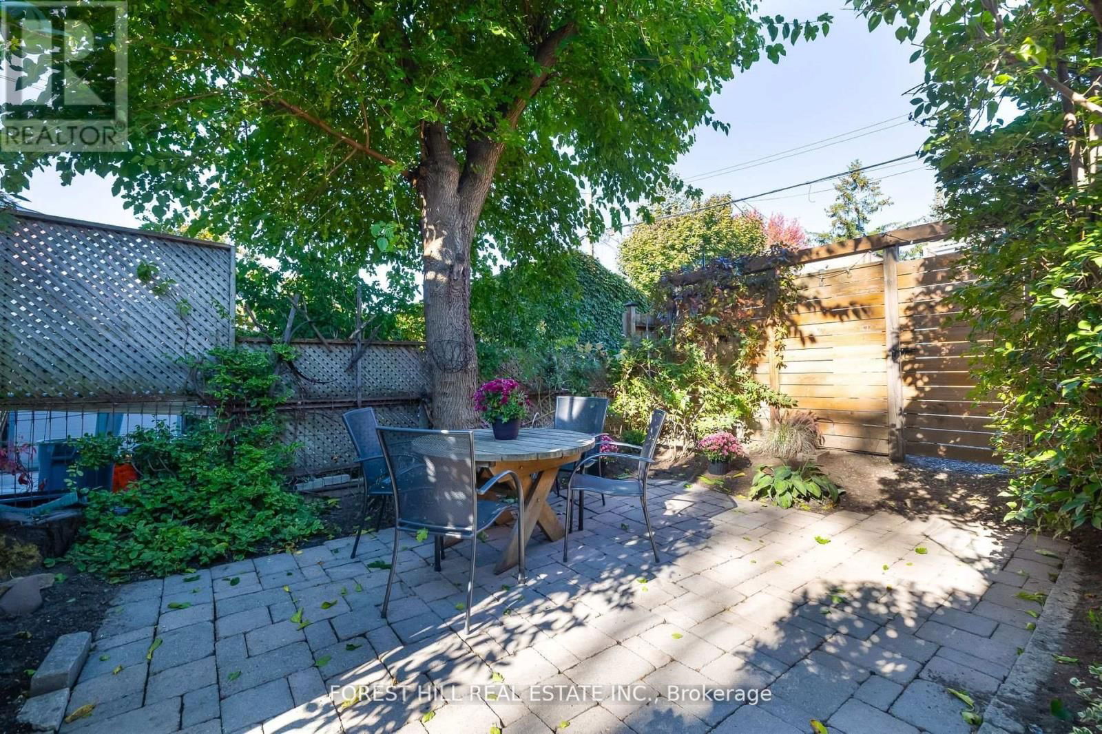 130 LINDSEY AVENUE Image 36