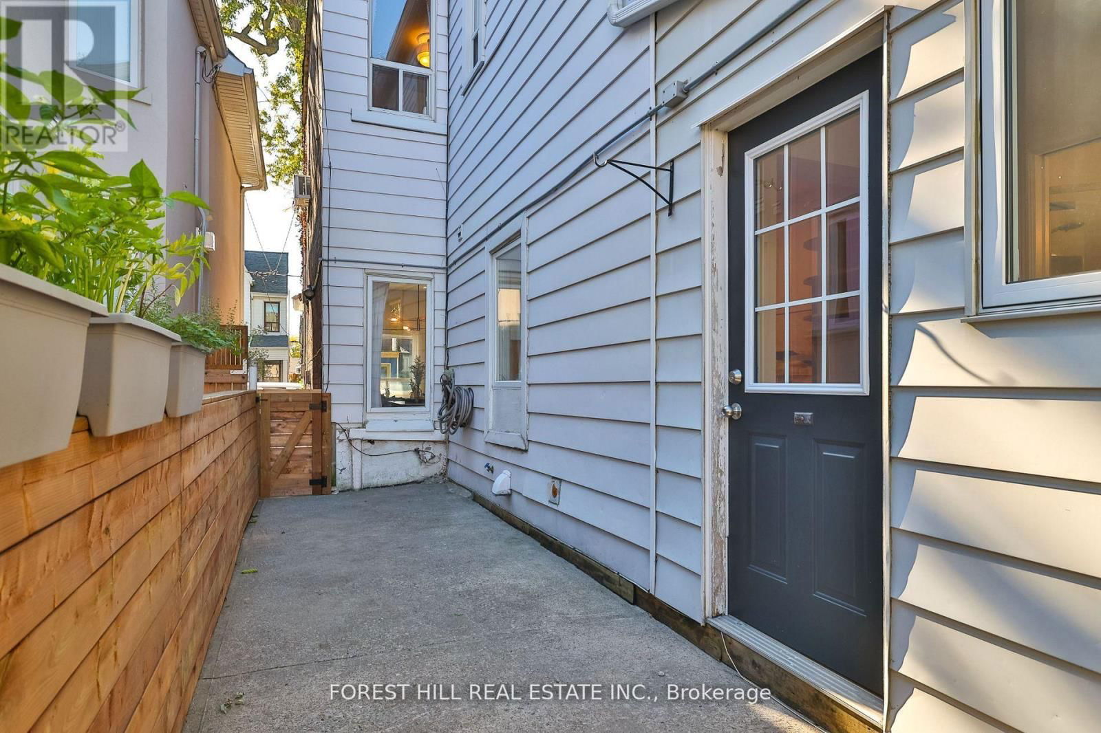 130 LINDSEY AVENUE Image 40