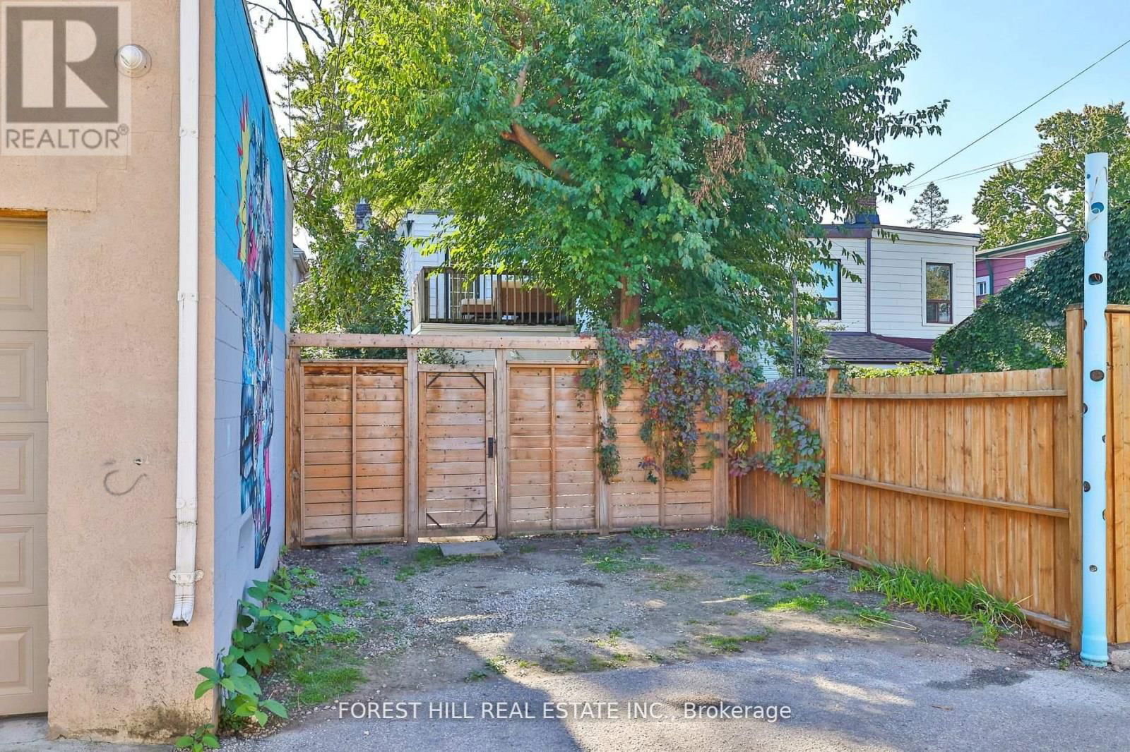 130 LINDSEY AVENUE Image 41