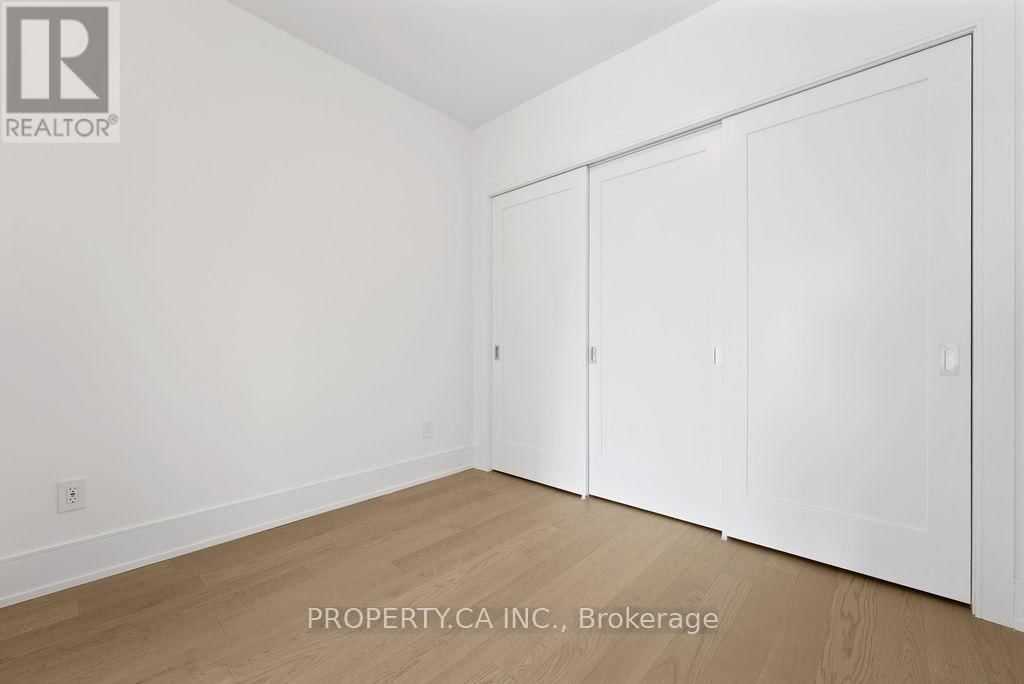 824 - 155 MERCHANTS WHARF Image 15