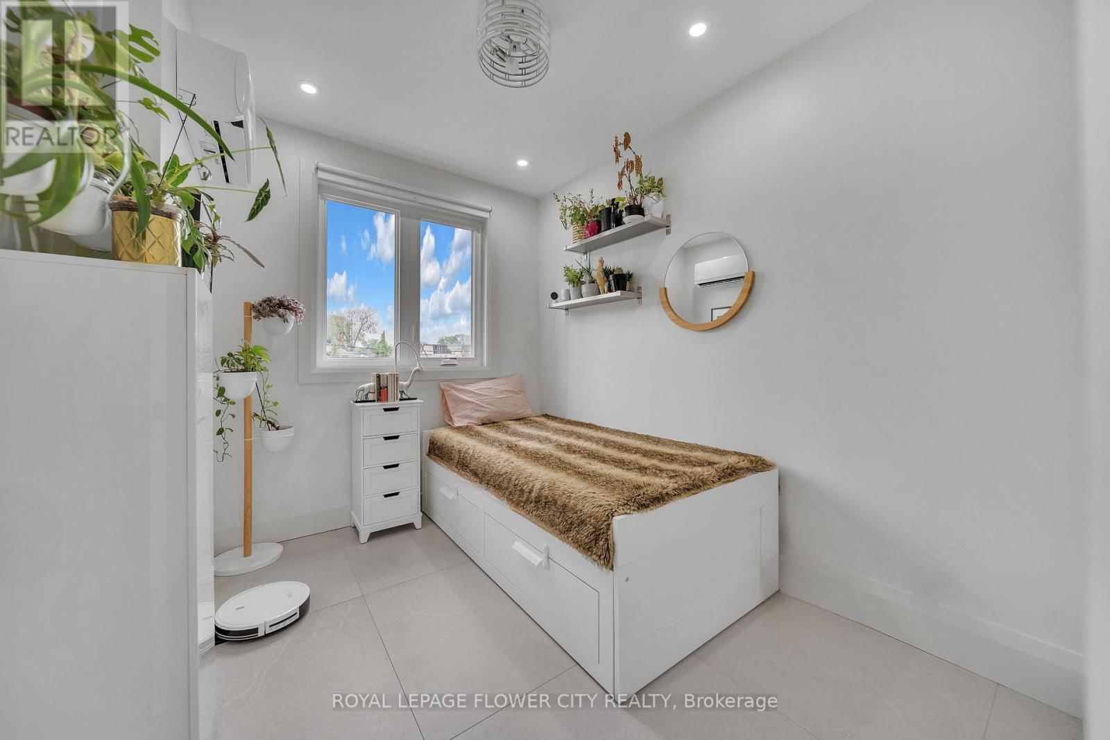 500 DUFFERIN STREET Image 22