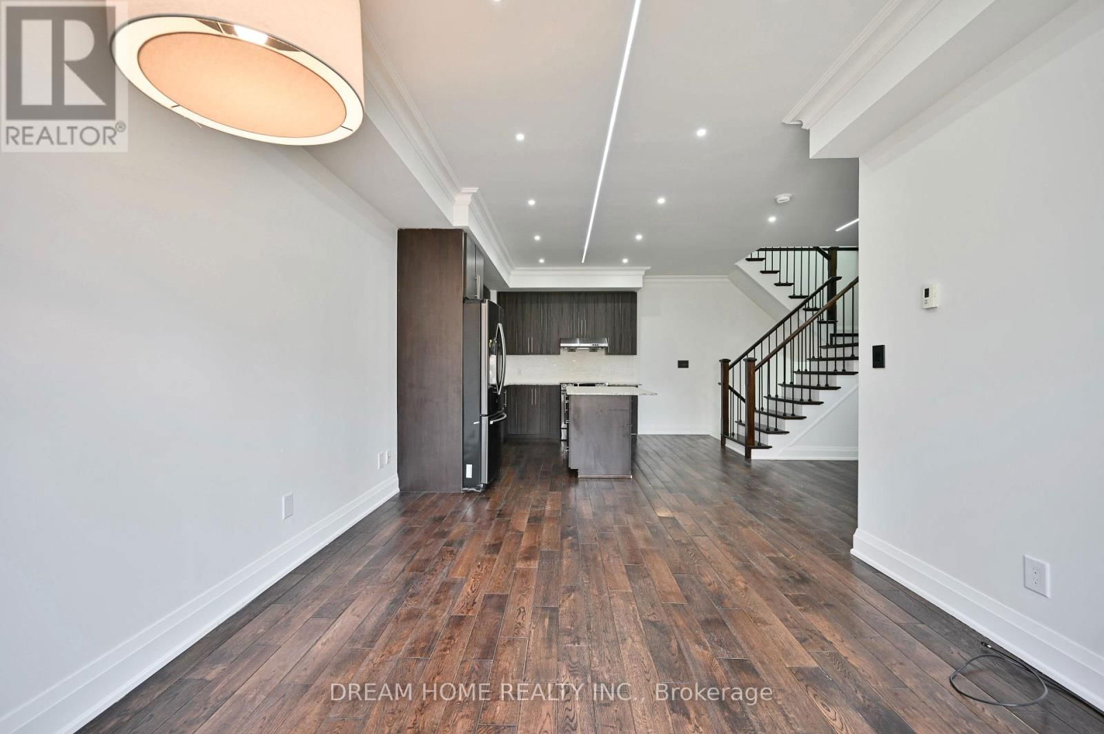 Th 28 - 9 OAKBURN CRESCENT Image 12