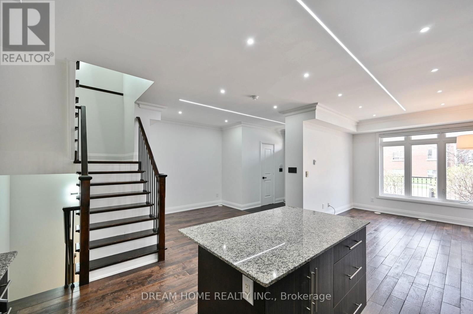 Th 28 - 9 OAKBURN CRESCENT Image 18