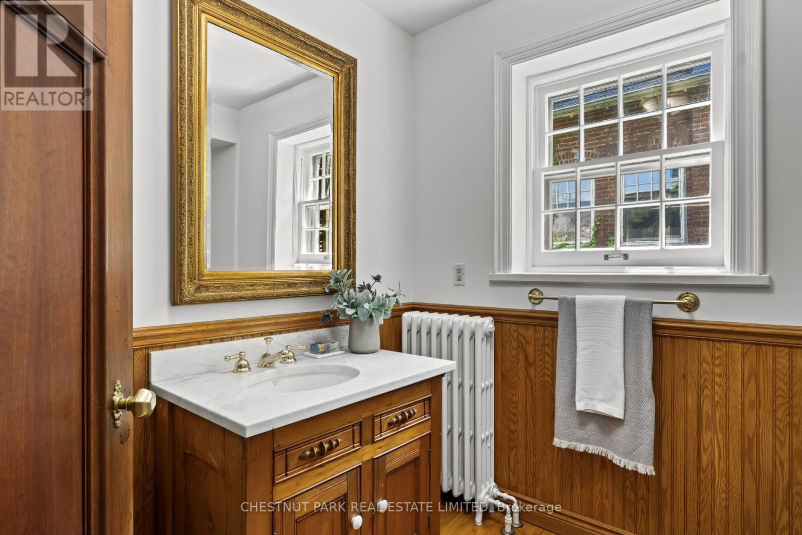 49 ROXBOROUGH STREET EAST Image 32