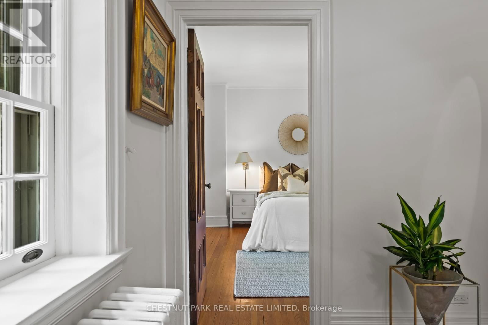 49 ROXBOROUGH STREET EAST Image 35