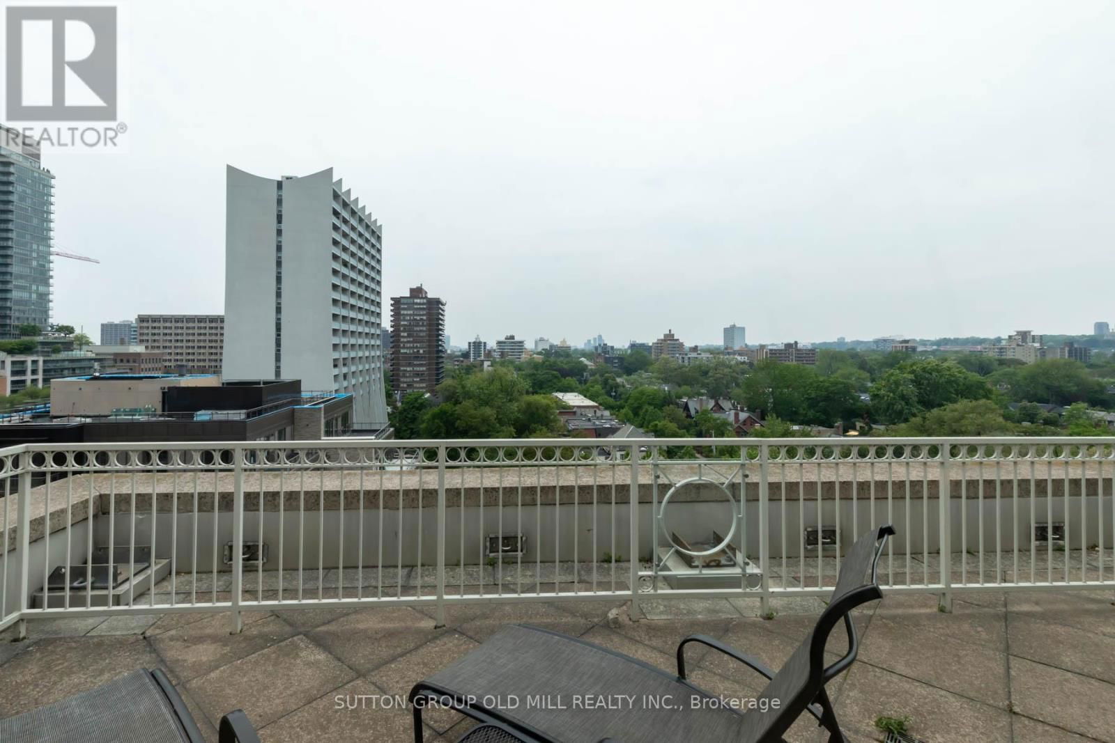 700 - 38 AVENUE ROAD Image 40