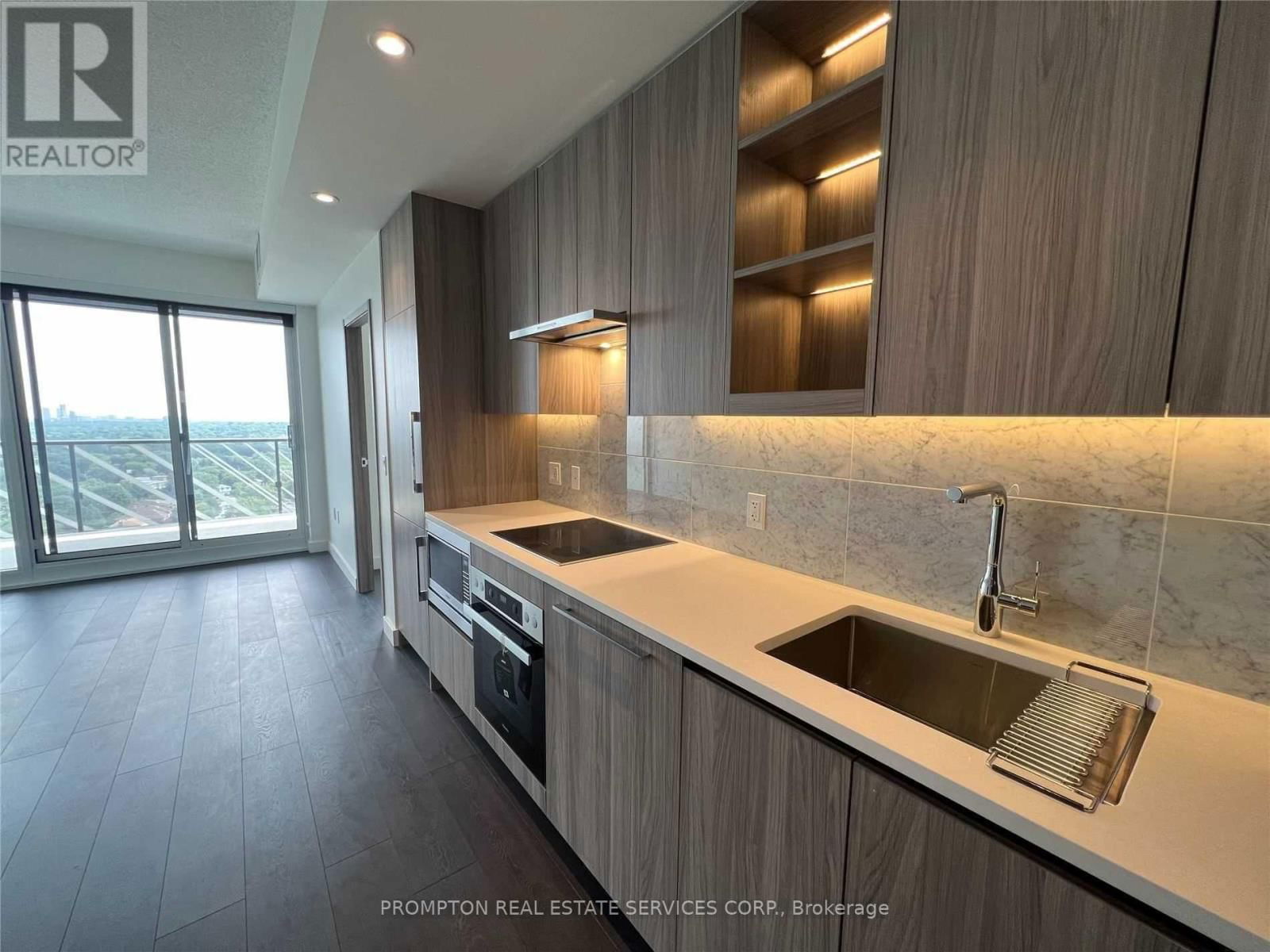 2605 - 95 MCMAHON DRIVE Image 1