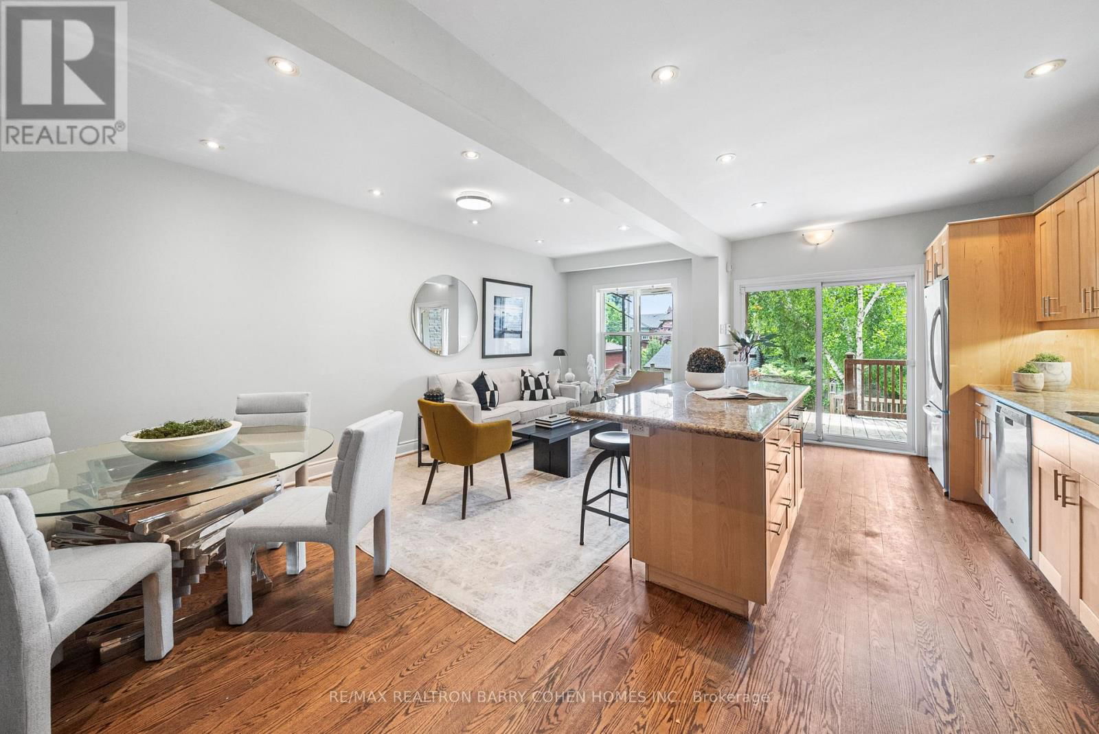 214 GLENHOLME AVENUE Image 10