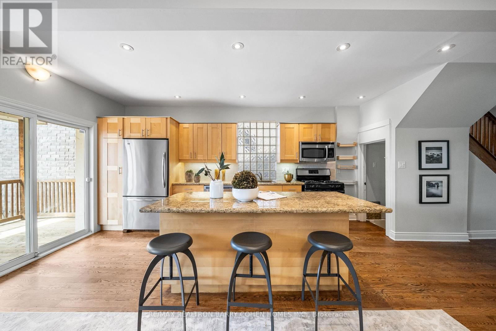 214 GLENHOLME AVENUE Image 12