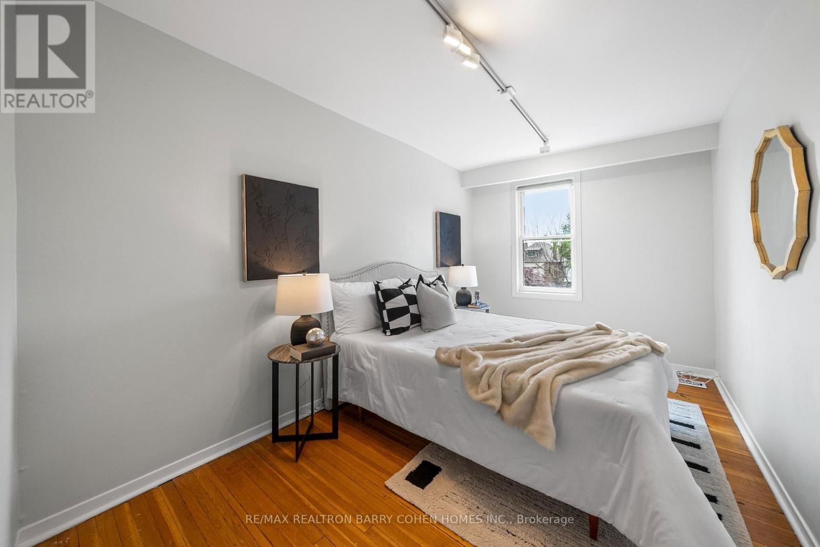 214 GLENHOLME AVENUE Image 18