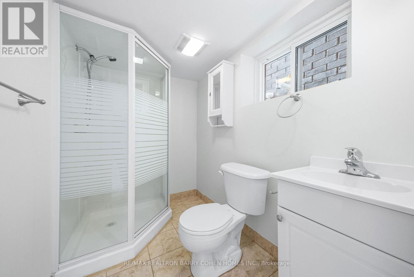 214 GLENHOLME AVENUE Image 23