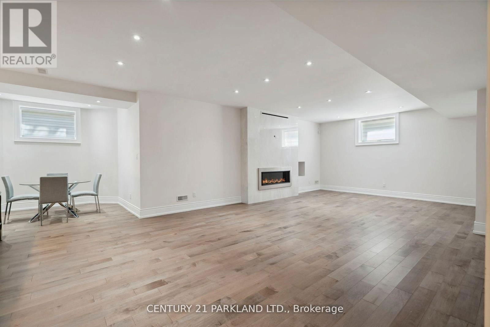 337 KINGSDALE AVENUE Image 41
