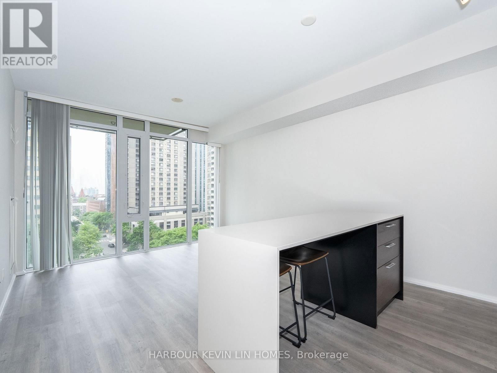 806 - 75 ST NICHOLAS STREET Image 10